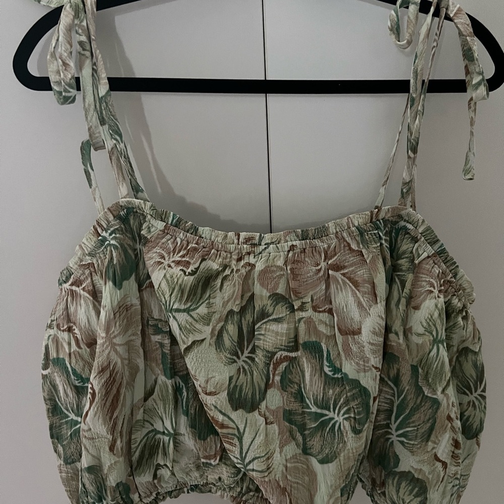Forever 21 Green and Cream Ruched Crop Tank Top